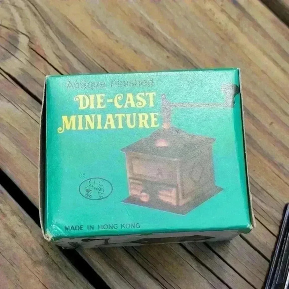 Antique Finish Miniature Pencil Sharpener Coffee Grinder by Durham Industries - Picture 6 of 12